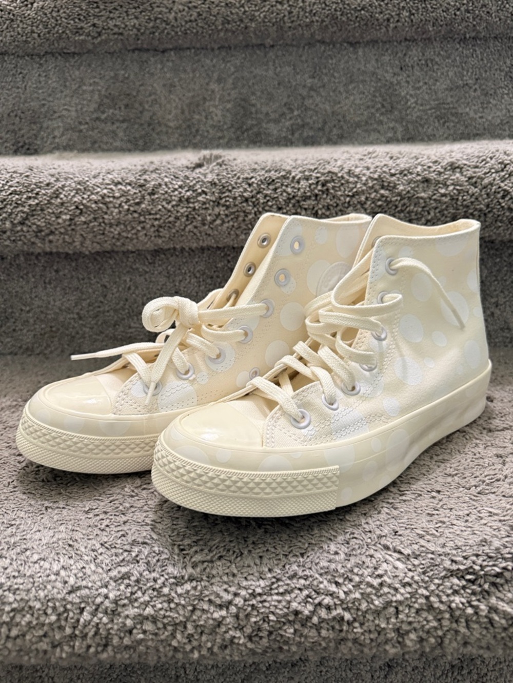Women's Converse - Picture 2 of 7